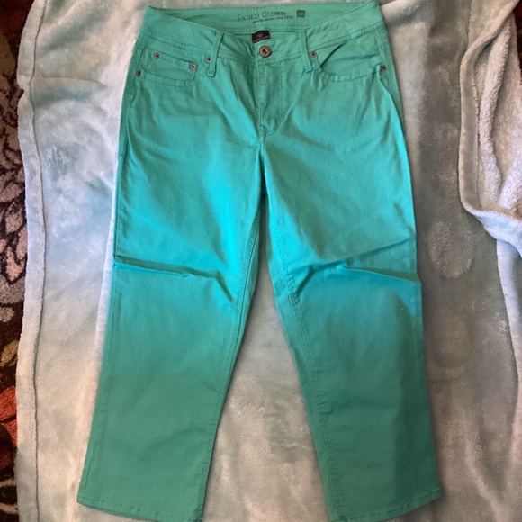 Faded Glory Pants - Women’s Faded Glory Capris Capri Size 10 Green